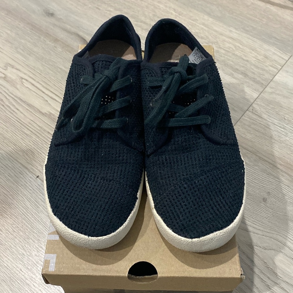 TOMS Sneakers